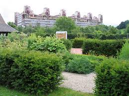 Als erster baustein wurde im jahr 2000 der karlsgarten eröffnet: Karlsgarten
