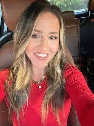 Nicole Doney's Instagram, Twitter & Facebook