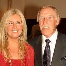 Julie Mong's Instagram, Twitter & Facebook