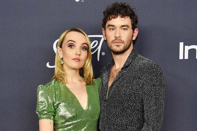 SNL's Chloe Fineman Gets 'Married' on Instagram Live