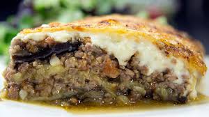 Moussaka Traditionnelle Faite Maison C Est Facile Et Delicieux Plus De Recettes De Cuisine Mediterraneenne Su Moussaka Recettes De Cuisine Recette Moussaka