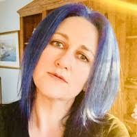 Angela Moffatt's Instagram, Twitter & Facebook