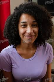 Carolina Haddad's Instagram, Twitter & Facebook