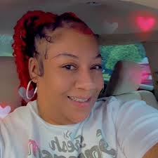 The Mongolian yurt came alive with songs and dances, the grassland spirit  igniting our hearts in a night of endless joy.  蒙古包里歌声与舞蹈此起彼伏，草原的热情点燃了我们的心，这一夜尽情释放欢乐。