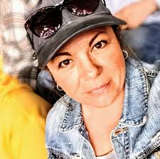 Does using a tent at outdoor markets increase foot traffic and sales?