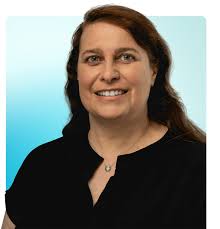 Julie Pass's Instagram, Twitter & Facebook