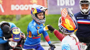 Daughter and sister of bmx riders, she first got on a bike when she was just three years old and began racing at four against kids two or three years older. La Colombiana Mariana Pajon Se Clasifica A Los Olimpicos De Tokio
