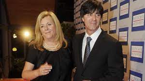 Born 3 february 1960) is a german football coach and former player. Joachim Low Ist Nach 30 Jahren Wieder Single Panorama Sz De