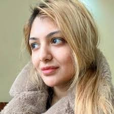 Kari Erwin's Instagram, Twitter & Facebook