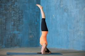 How To Safely Practice Headstand Yoga Asanas Yoga Poses Yoga Hairstyle