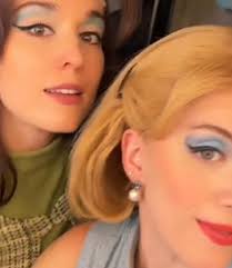 Who Is Beverly in The Outsiders Musica