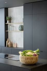 If you think that all fitted kitchens are the same, then why not allow mobalpa islington to show you the difference… call 0203 697 3730. La Maison France 5 Mobalpa Et Cecile Simeone Inventent Une Cuisine De Caractere En 2020 Cuisine Moderne Interieur Moderne De Cuisine Sejour Cuisine