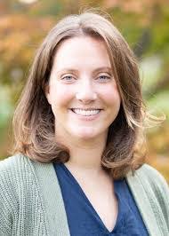 Kelly Pfeifer's Instagram, Twitter & Facebook