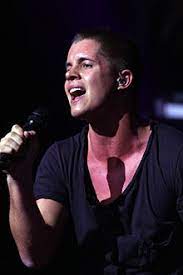 Fans were quick to praise lynne for the awesome photo, describing it as gorgeous and beautiful. Johnny Ruffo Wikipedia