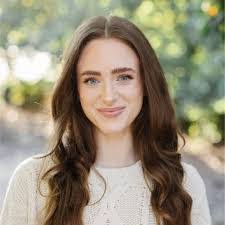 Emily Hipp's Instagram, Twitter & Facebook