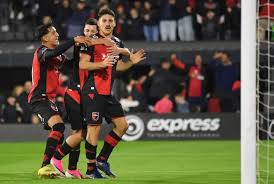 Newell's Old Boys venci� a Banfield con un doblete de Coccaro | El Esquiu