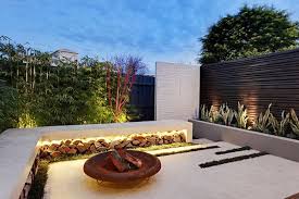 Esplanade East A Compact Modern Garden Design Project In Australia Home Design Lover Roof Garden Design Modern Garden Modern Garden Design