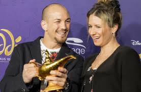 Bitte klicken um den youtube channel zu abonnieren und frank zu unterstützen! Zwei Glatzen Verstehen Sich Maximilian Dschinni Mann Und Schauspieler Ralph Morgenstern Stuttgarter Zeitung