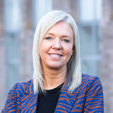 Denise Schutte's Instagram, Twitter & Facebook