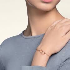 With 2 tsavorite garnets in the eyes, 1 black onyx nose and black lacquer. Children S Cartier Bracelet Pasteurinstituteindia Com
