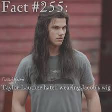 I locked up with the key i had grabbed from the rack on the way she had the traditional tanned skin of the quileute people, along with long black hair. Pin Auf Twilight Facts