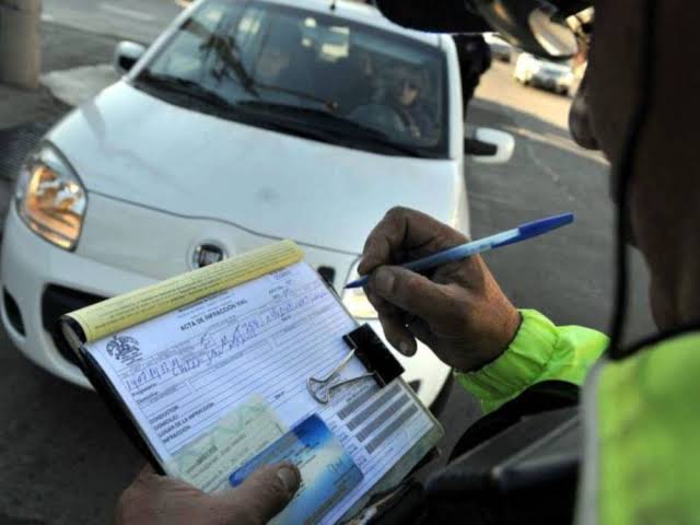 Notificaron a propietarios de cuatro vehículos por infracciones de tránsito
