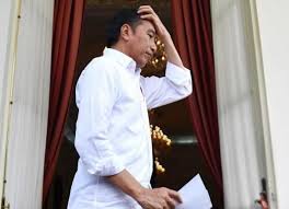 Jokowi mengatakan mudik dilakukan saat menjelang hari raya idul fitri. Goriau Baru Sadar Pak Jokowi Mengaku Kebijakan Larangan Mudik Ganggu Penerbangan
