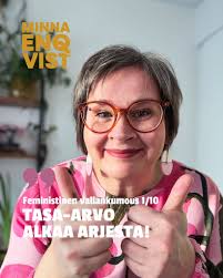 Mjög þreytt á að halda á þessu skilti síðan 1975" Kvennafrí 2025