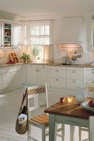 Landhauskuchen Aus Holz Bilder Ideen Fur Rustikale Kuchen Im Landhausstil Kuche Landhausstil Haus Kuchen Kuchen Rustikal