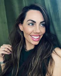 When you forget to speak your own language, it's easy to miss the message.  Listen to your body. It's interpreting everything for you. -me  ✨🥰⚡️#artoftheday #portraitphotography #artistsoninstagram #writings  #poetrycommunity #growthmindset ...