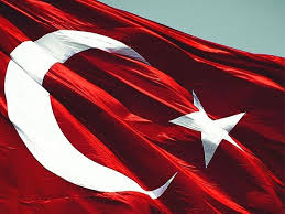 Kırmızı zemin üzerine beyaz hilal ve yıldız konarak oluşan bayrak ilk kez osmanlı devleti tarafından 1844 yılında kabul edilmiştir. Turk Bayragi En Guzel Turk Bayraklari Yeni Safak