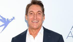 Sarah Inch's Instagram, Twitter & Facebook