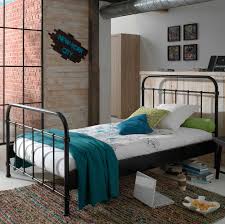 Wer gerne mit armen und beinen weit von sich gestreckt schläft, weiß die vorzüge dieses aber auch bei unruhigem schlaf bietet ein bett in 120x200 cm einer person bewegungsfreiheit satt. 120x200 Bett
