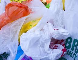 Пластиковое безумие, отравляющее нашу планету. V Ukraine Zapretyat Ispolzovat Plastikovye Pakety Recycle