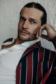 CLARE RYAN stylist + journalist