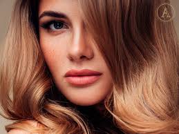 Le ragazze a pelo lungo e a pelo corto dovrebbero provare i colpi di sole al caramello o un colore di capelli caramello almeno una volta, il risultato supererà tutte le aspettative, davvero. Capelli Cioccolato E Caramello Il Trend 2020 Alexim Parrucchieri