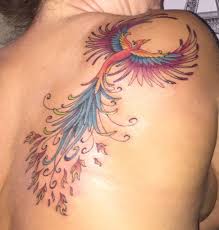 Phoenix Tattoo Colorful And Feminine Omuz Dovmeleri Anka Kusu Dovmeleri Karizmatik Dovmeler
