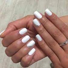 No es muy común verlas decoradas solo de blanco, ya que es un color que se usa. Unas Blancas Decoradas Ideas Para Inspirarte 2021