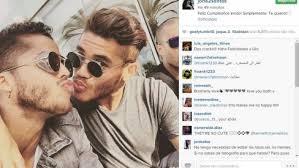 Si jonathan dos santos realmente se acostó con kylie jenner se le debe nombrar capitán de la selección mexicana, héroe nacional y su rostro en esta foto debe. Irmaos Giovani E Jonathan Dos Santos Ambos Ex Barcelona Quase Se Beijam Na Boca Em Selfie Esporte Extra Online