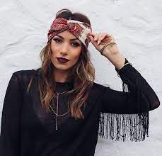 À la fin elle est aussi élue roi des pirates par la confrérie des pirates, avec l'aide de jack sparrow. Comment Mettre Nouer Porter Un Bandana