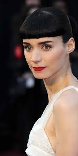 Featuring athens heartthrobs blunt bangs and vic chesnutt songwriter of the year award winner jim. 20 Blunt Bangs Hairstyles Inspired By Celebs With The Best Bangs I Am Co Hairstyles With Bangs Blunt Bangs Hairstyles Hair Styles