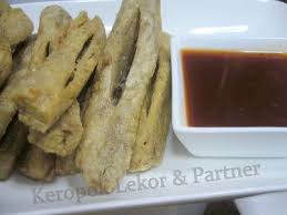 1 peket cili melaka merah (rm 2.00 ) 1 labu bawang putih 1 kilo gula pasir 30 sen bijan 1/2 cawan cuka makan 1/2 cawan tepung sos atau tepung jagung 1/2 cawan garam kasar 10 cawan. Di Sini Segalanya Bermula Sos Keropok Lekor Recipes Cooking Recipes Food