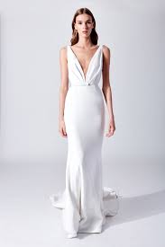 Tornano di moda gli abiti da sposa semplici per il 2019: Abiti Da Sposa Oscar De La Renta 2019 Eleganza Romantica
