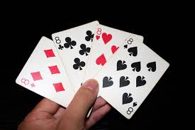 The spanish packs also didn't have a 10, and with the absence of 8s and 9s in the national spanish game of ombre , it resulted in a 40 card deck. Crazy Eights Wikipedia