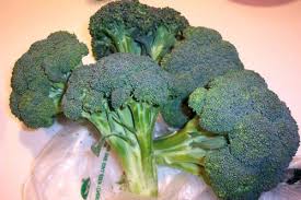 Sebbene si pensi che la differenza tra cime di rapa e friarielli sia solo nel nome, non sono esattamente la stessa cosa. Facebook