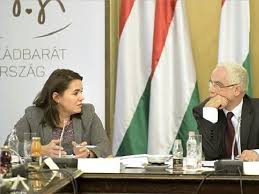 Anyuka vagyok, nagyon szeretek kötni. Csaladugyi Miniszteriumot Akar Orban Mfor Hu