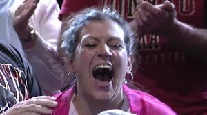 Clutch cornhole shot called by Mayne