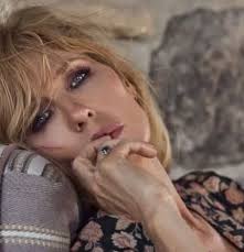 Hello, can I get a YES from my real fan ❤️