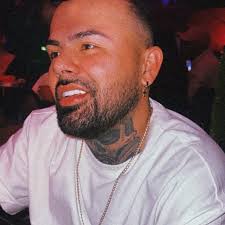 Elvis Portillo's Instagram, Twitter & Facebook