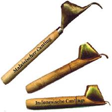 Motif cari batik yang satu ini telah dibuat dan di desain serta diprint di atas alat sablon atau offset. Teknik Pembuatan Batik Tulis Kus Ani Andayani